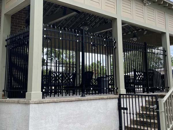 commercial-aluminum-fence-richmond-hill-georgia-fence-company-15