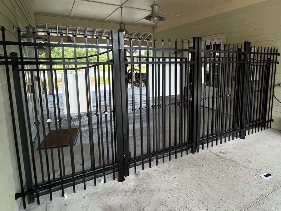 commercial-aluminum-fence-richmond-hill-georgia-fence-company-21